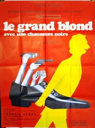 Grand blond avec une chaussure noire (le)