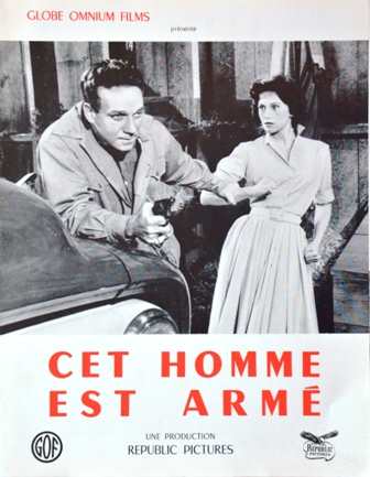 Cet homme est armé